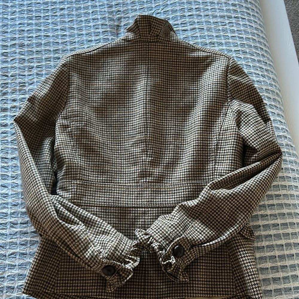 Jcrew rare brown houndstooth wool blazer. Size 8. 100%wool. Linings acetate - Picture 6 of 9